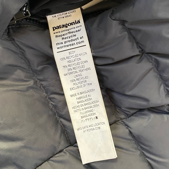 Patagonia | Kids’ Reversible Down Sweater Hoody (XS 5-6) - Picture 8 of 10